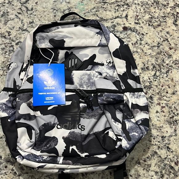 Adidas Trefoil Backpack 2.0 NWT - Picture 1 of 3